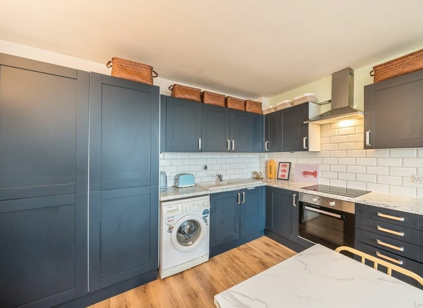 Properties for sale in Leigham Court Road - SW16 2RD view3