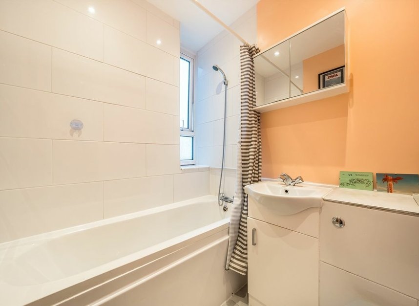 Properties for sale in Leigham Court Road - SW16 2RD view5