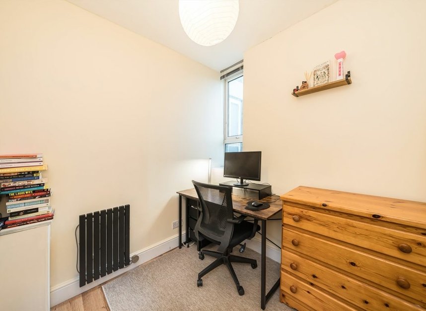 Properties for sale in Leigham Court Road - SW16 2RD view6