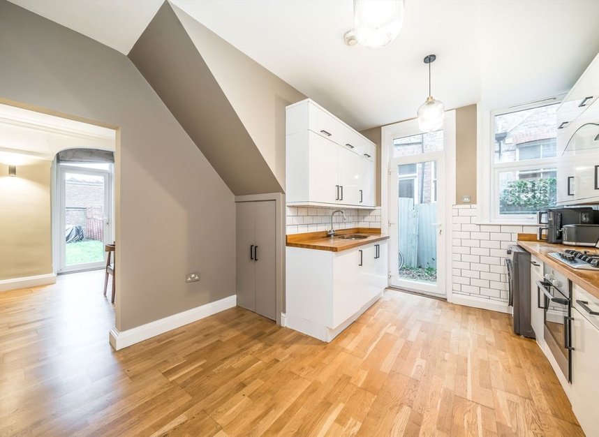 Properties for sale in Leigham Court Road - SW16 2SE view3
