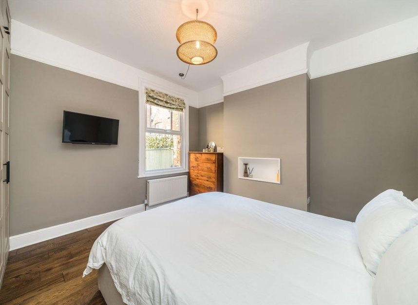 Properties for sale in Leigham Court Road - SW16 2SE view6