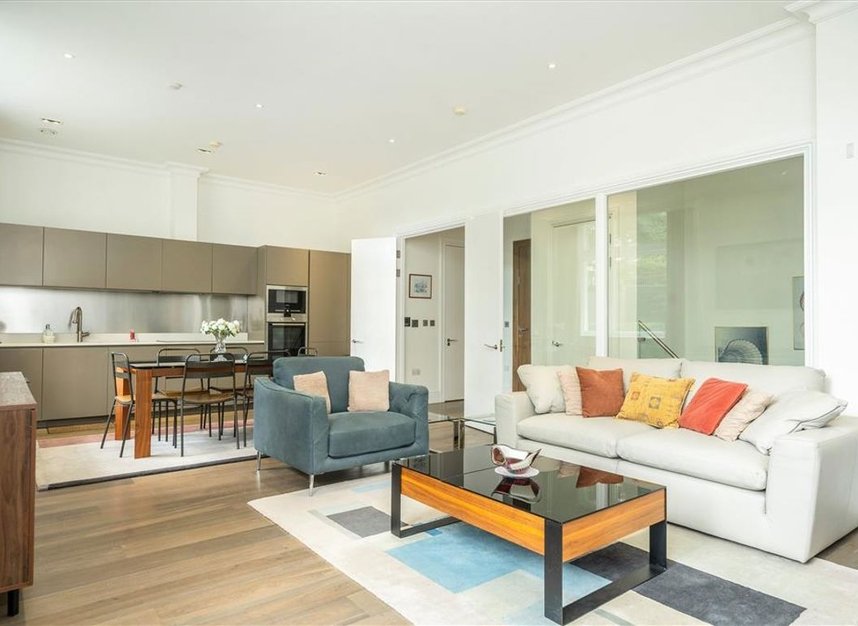 Properties for sale in Leman Street - E1 8EY view2