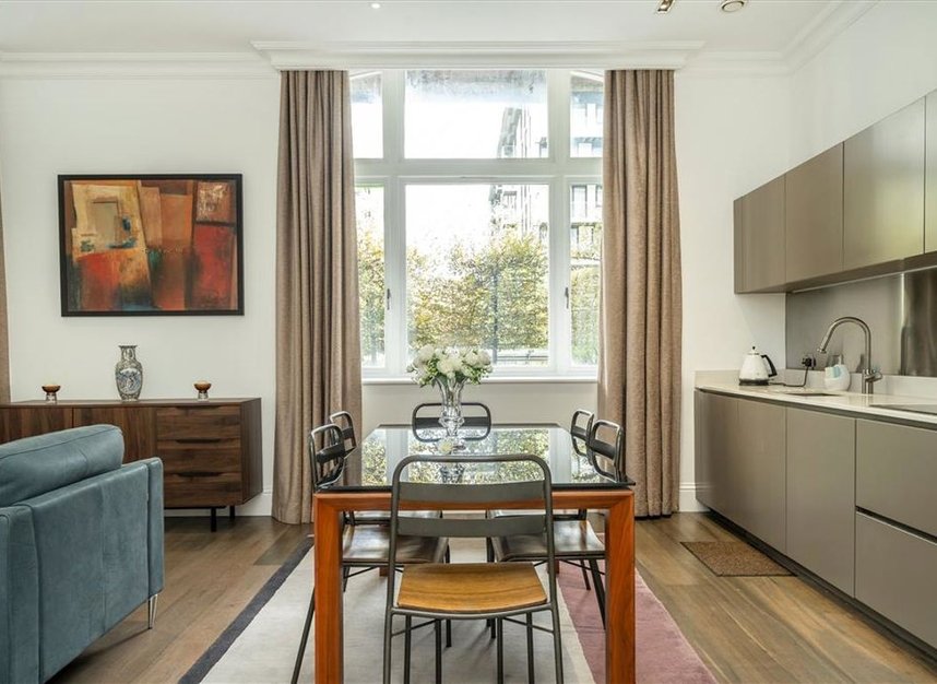 Properties for sale in Leman Street - E1 8EY view4