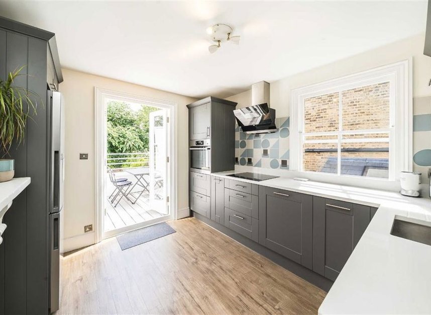 Properties for sale in Leppoc Road - SW4 9LS view4