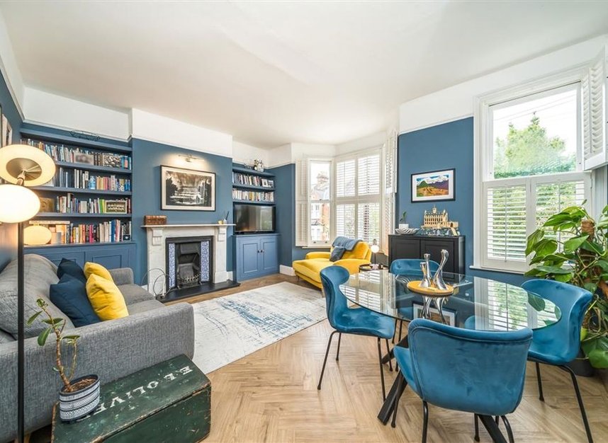 Properties for sale in Leppoc Road - SW4 9LS view2