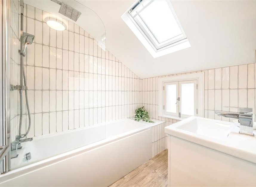 Properties for sale in Leppoc Road - SW4 9LS view8