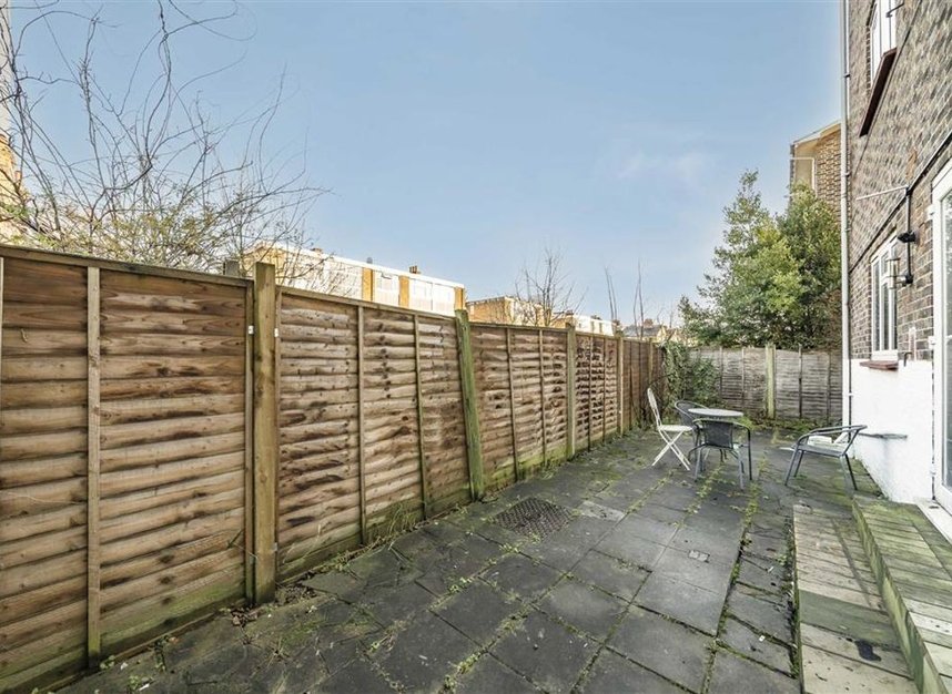 Properties for sale in Lessar Avenue - SW4 9HN view6