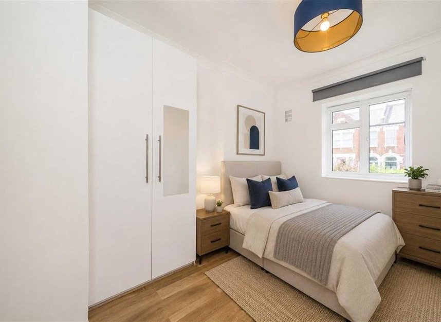 Properties for sale in Lessar Avenue - SW4 9HN view4