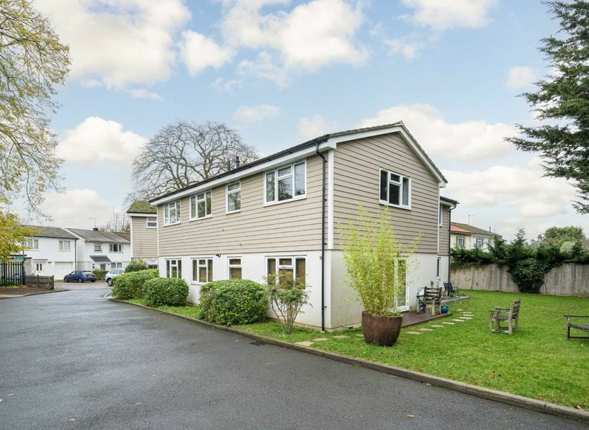 Properties sold in Lime Crescent - TW16 5NT view1
