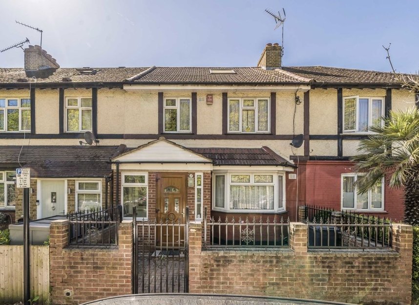 Properties for sale in Lionel Road North - TW8 9QT view1