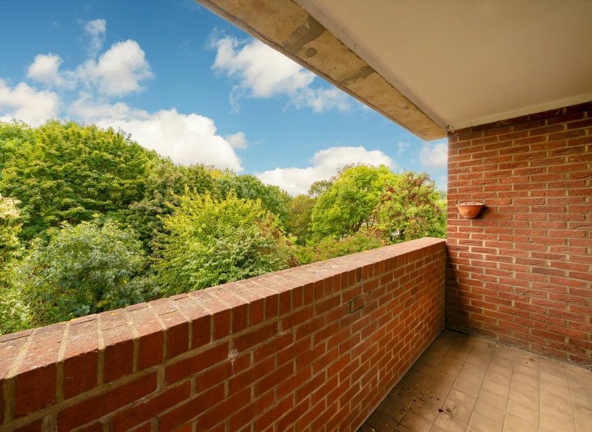 Properties for sale in Lissenden Gardens - NW5 1LZ view6