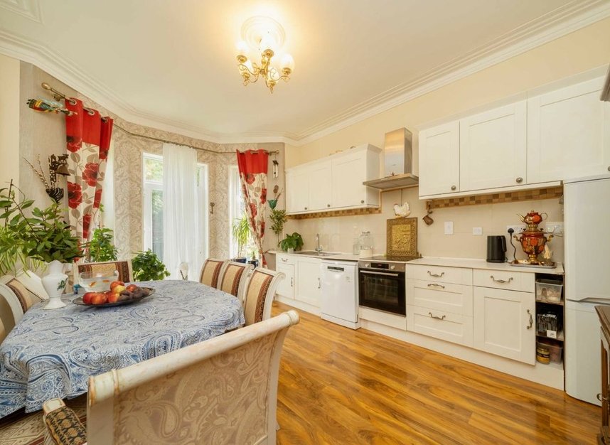 Properties for sale in Long Lane - N3 2HY view4