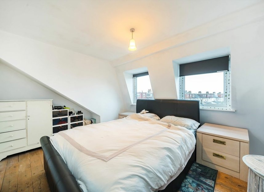 Properties for sale in Lower Downs Road - SW20 8QQ view5