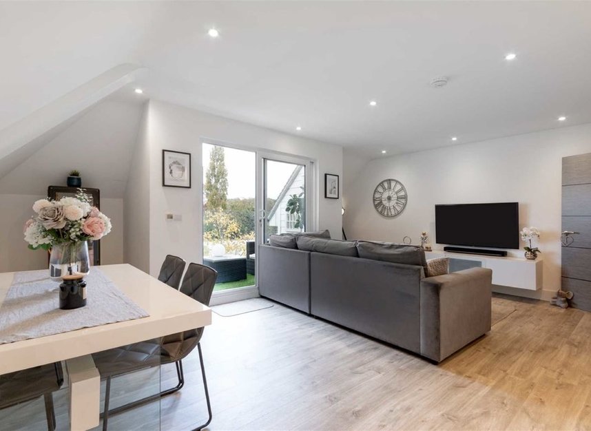 Flat for sale in Lower Morden Lane, Morden, SM4 (Ref 214696) Dexters