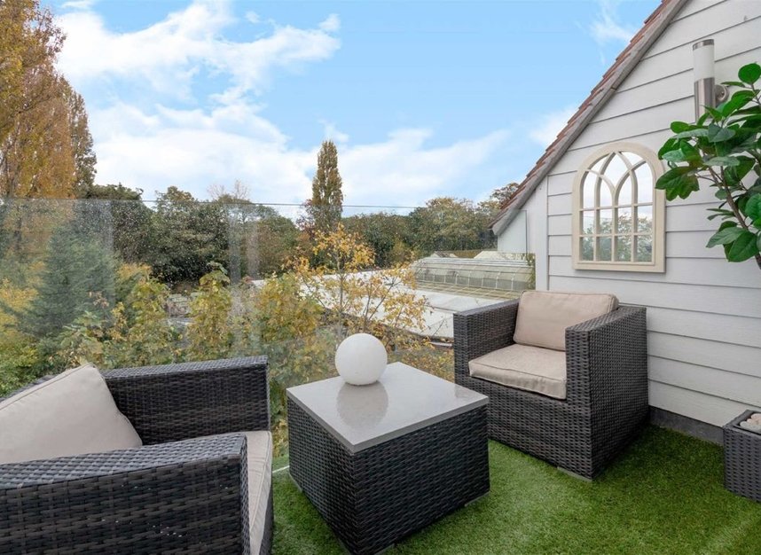 Flat for sale in Lower Morden Lane, Morden, SM4 (Ref 214696) Dexters