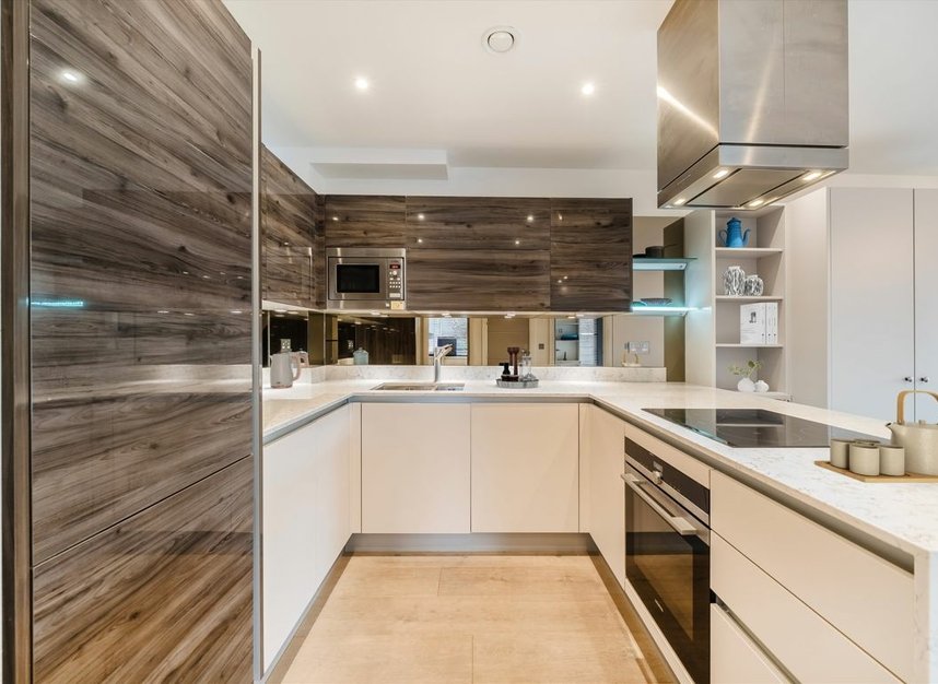 Properties for sale in Lower Richmond Road - SW15 1LY view4