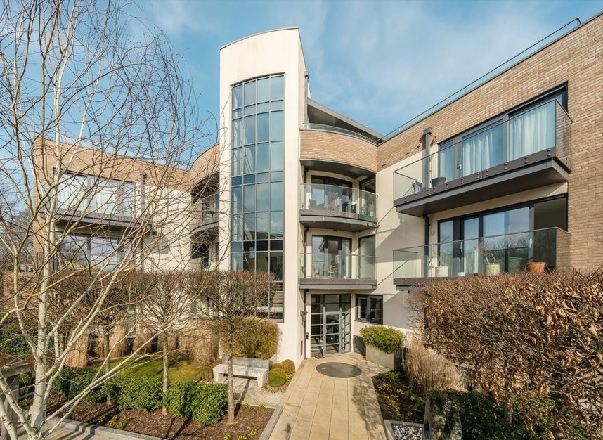 Properties for sale in Lower Richmond Road - SW15 1LY view7