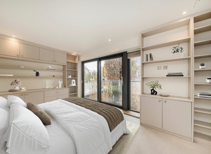 Properties for sale in Lower Richmond Road - SW15 1LY view2