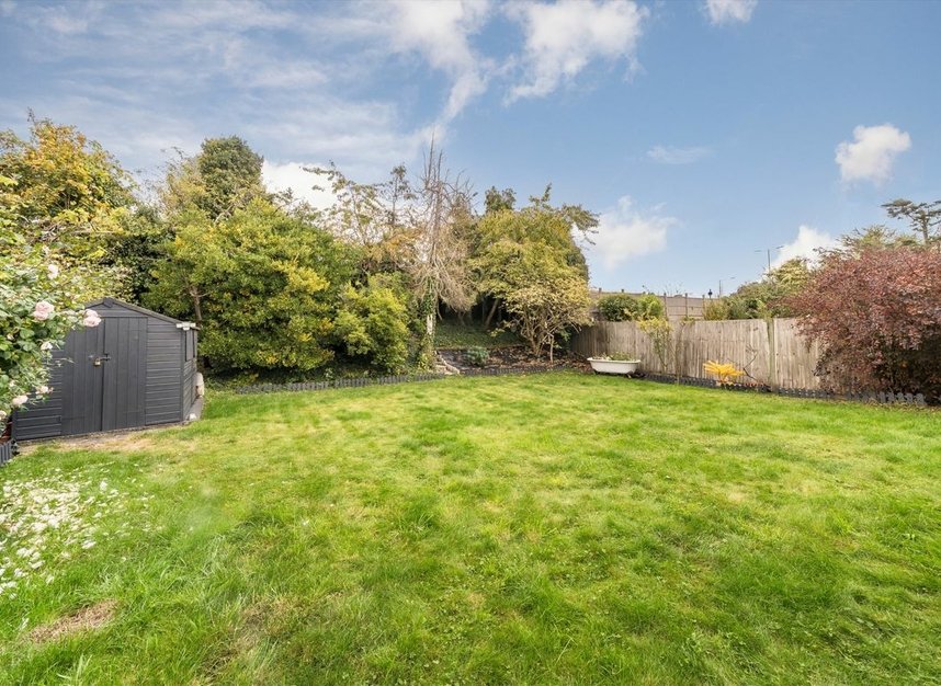 Properties for sale in Lucy Crescent - W3 0NH view4