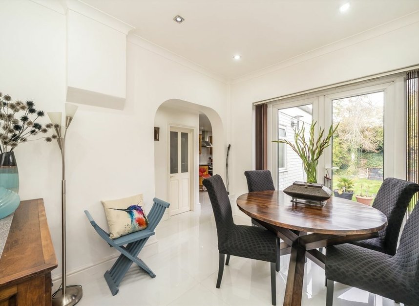 Properties for sale in Lucy Crescent - W3 0NH view5