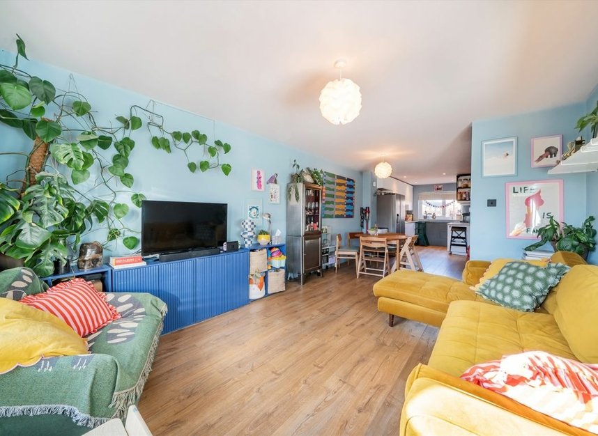 Properties for sale in Mabley Street - E9 5RY view3