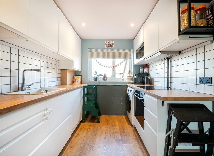 Properties for sale in Mabley Street - E9 5RY view4