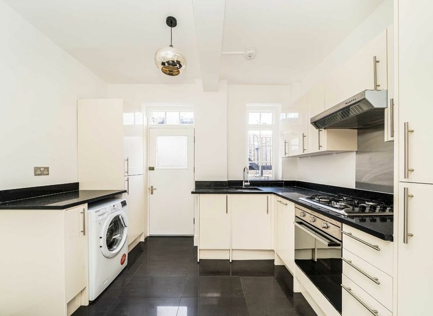 Properties for sale in Maida Vale - W9 1TB view3