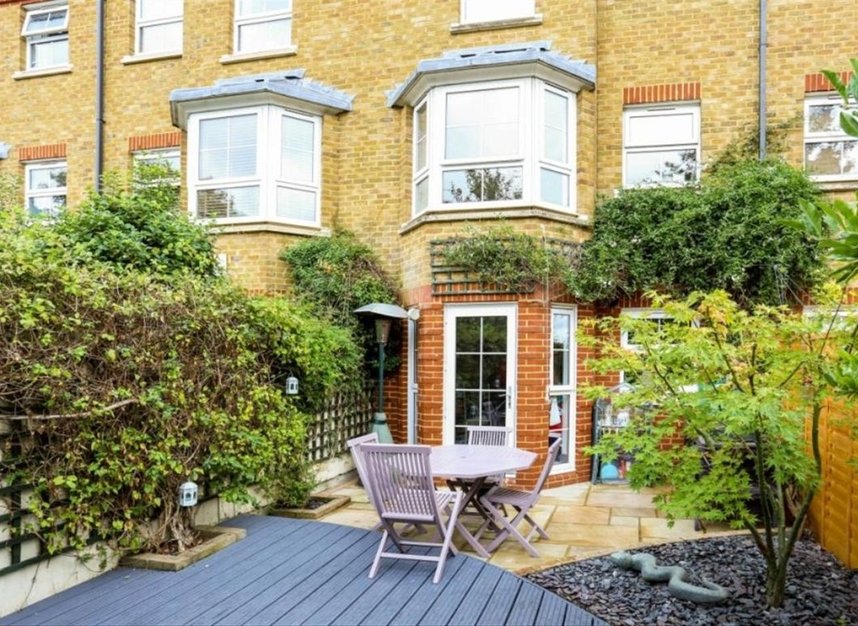 Properties for sale in Malthouse Drive - W4 2NR view8