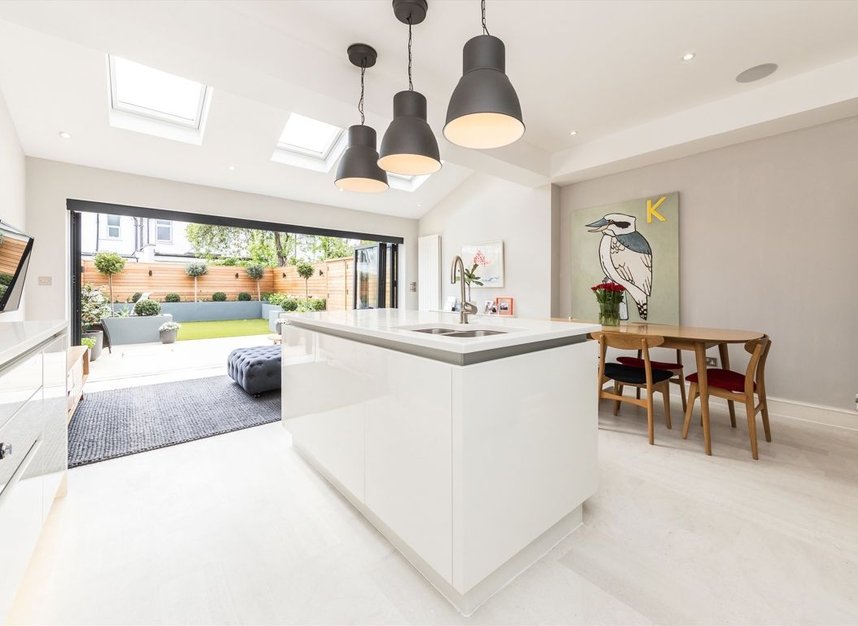 Properties for sale in Mandrake Road - SW17 7PZ view2
