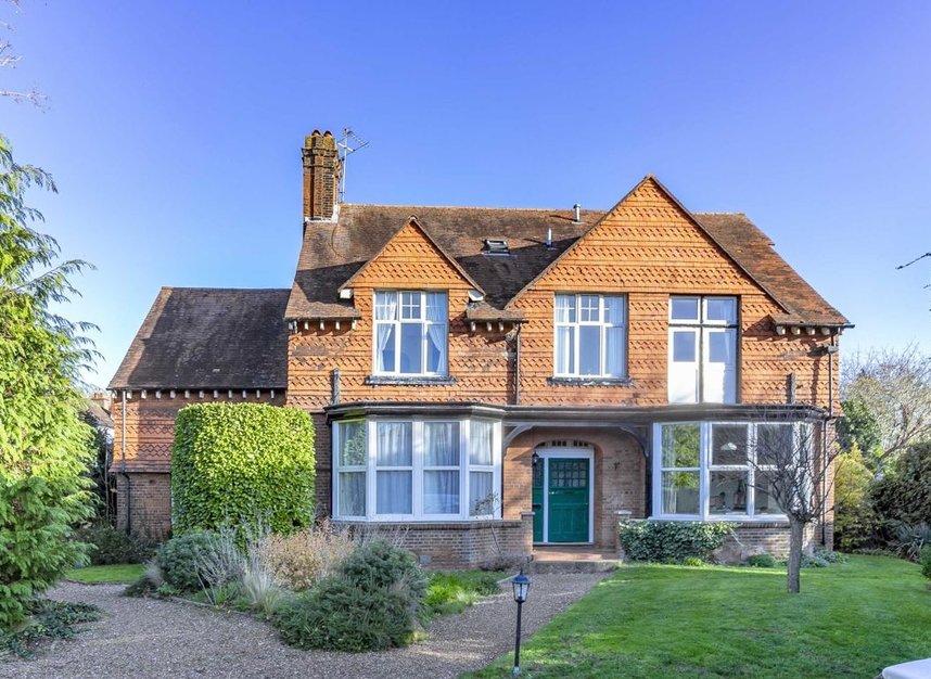 Flat for sale in Manor Drive, Surbiton, KT5 (Ref 219346) Dexters