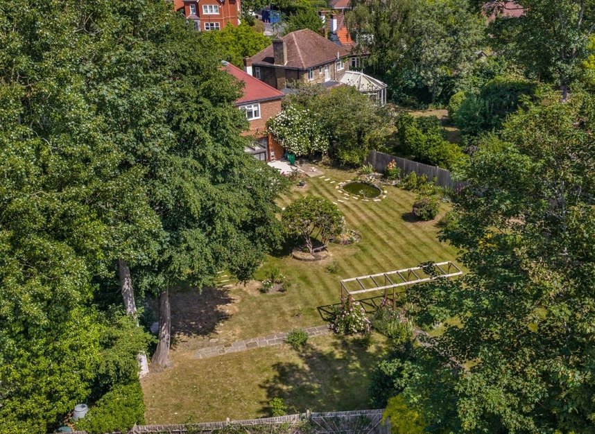 Properties for sale in Manor Gardens - TW12 2TX view13