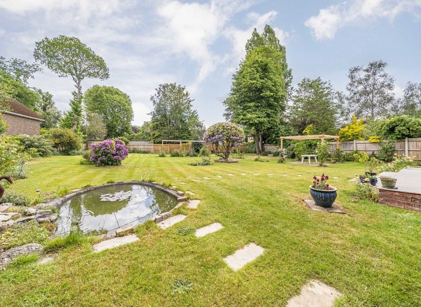 Properties for sale in Manor Gardens - TW12 2TX view11