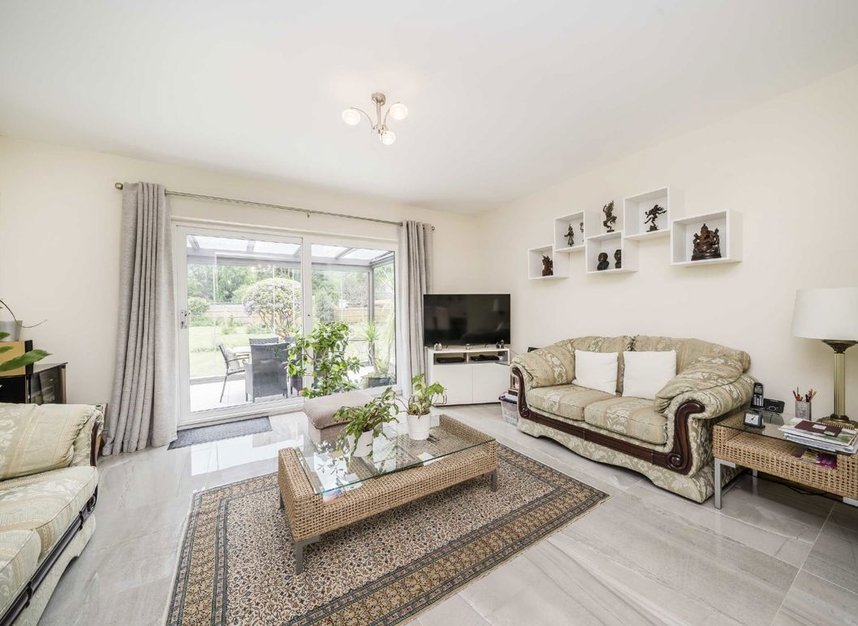 Properties for sale in Manor Gardens - TW12 2TX view4