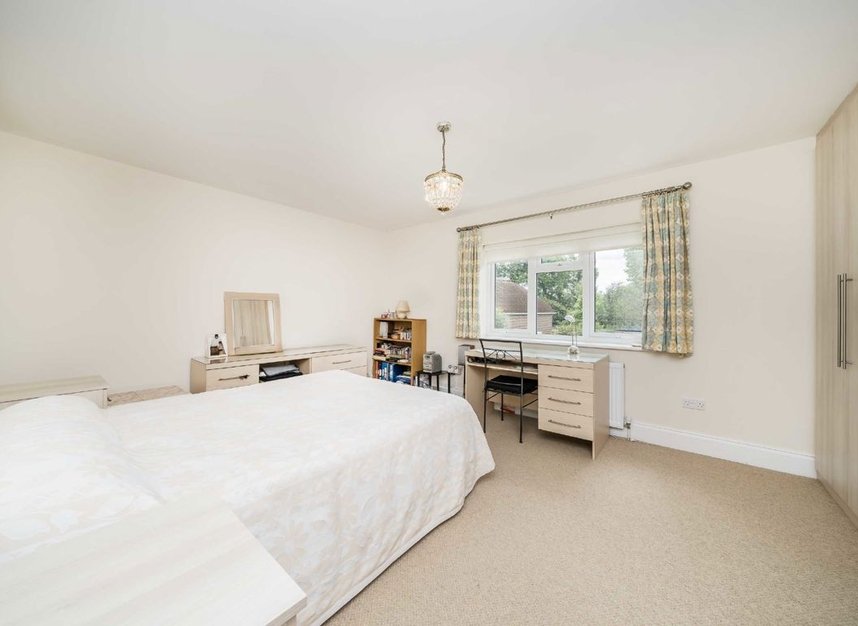 Properties for sale in Manor Gardens - TW12 2TX view7