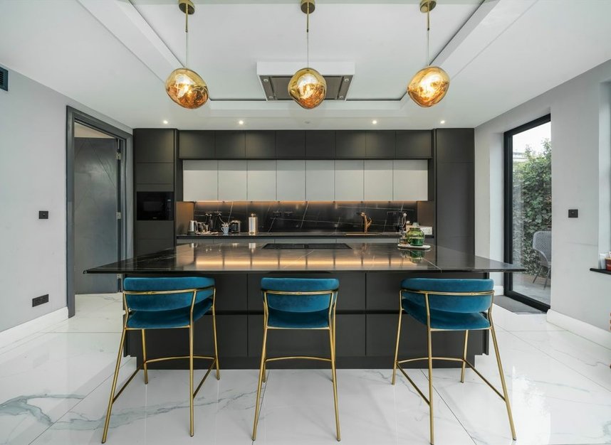 Properties for sale in Manor House Drive - NW6 7DF view5