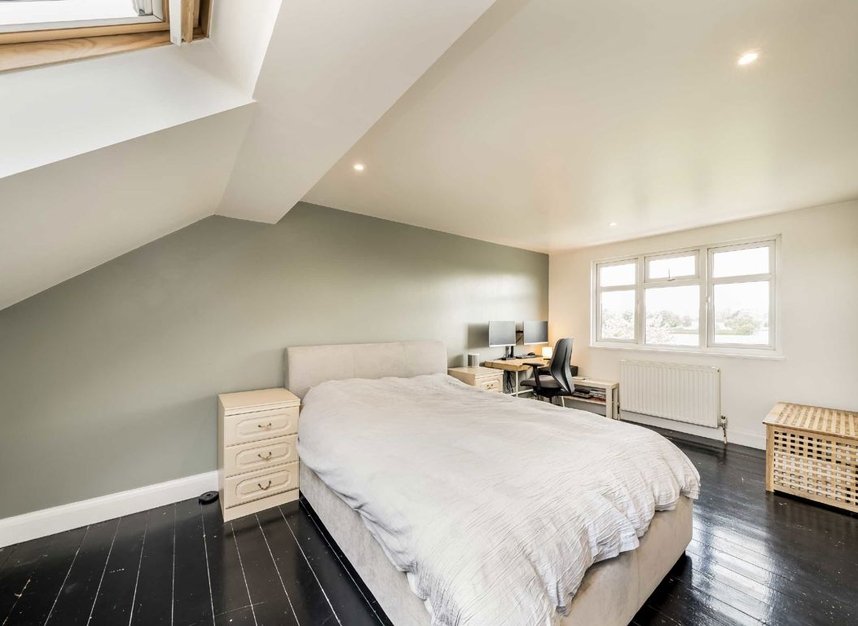 Properties for sale in Manor Lane - TW16 6JE view5