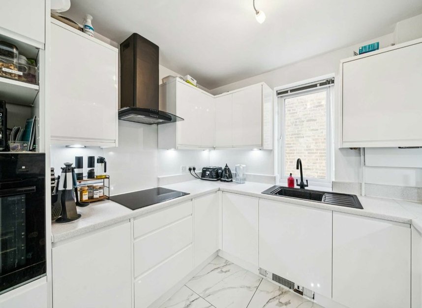 Properties for sale in Manorgate Road - KT2 7AL view3