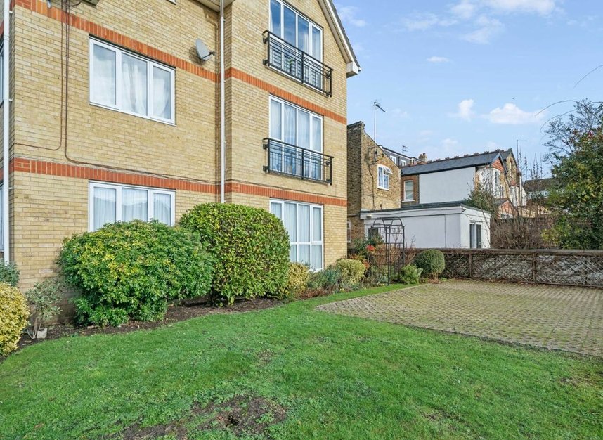 Properties for sale in Manorgate Road - KT2 7AL view6