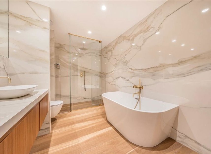 Properties for sale in Market Place - W1W 8ER view6