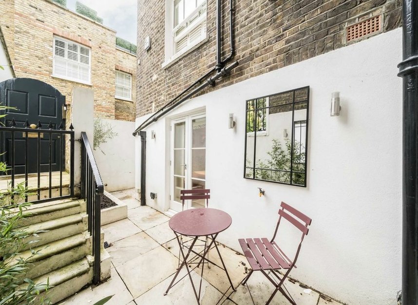 Flat for sale in Markham Square, London, SW3 (Ref 222938) Dexters