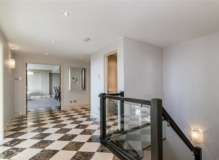 Properties for sale in Marylebone Road - NW1 5PL view5