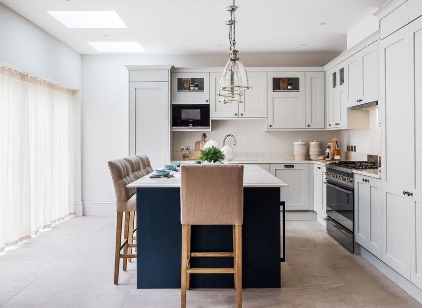 Properties for sale in Matham Road - KT8 0SU view4