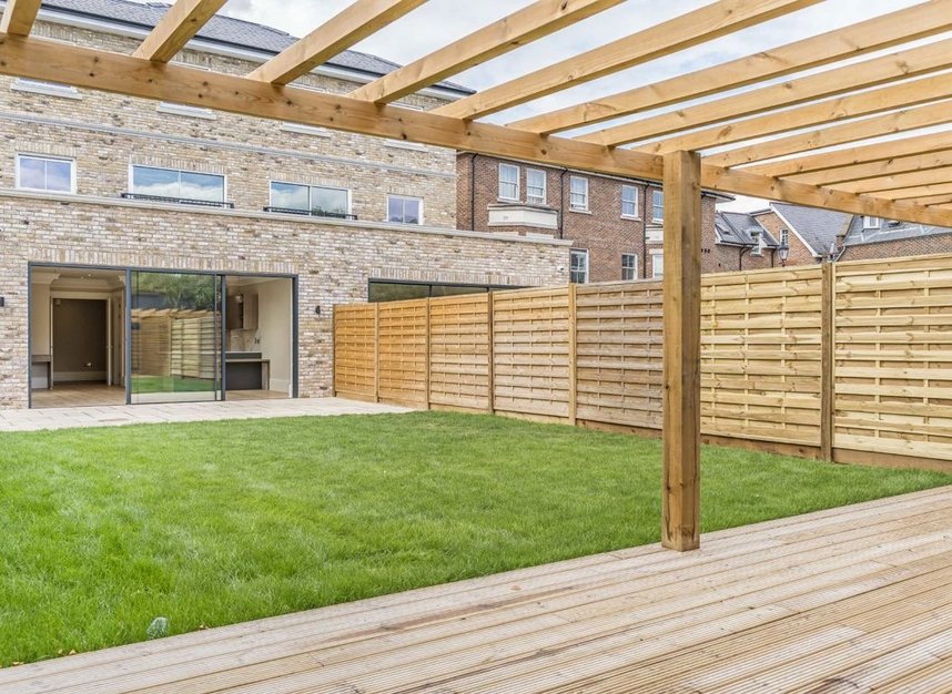 Properties for sale in Matham Road - KT8 0SU view10