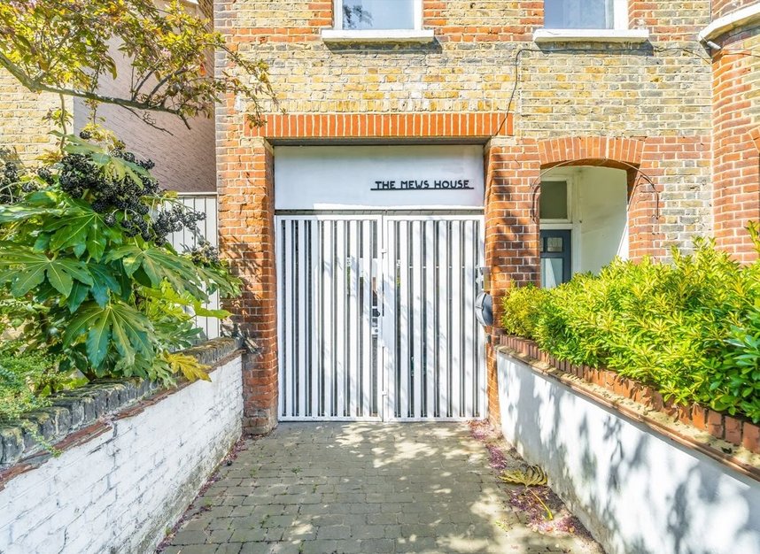 Properties for sale in Medfield Street - SW15 4JY view1