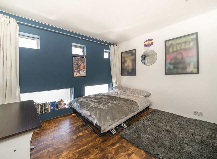 Properties for sale in Medfield Street - SW15 4JY view7