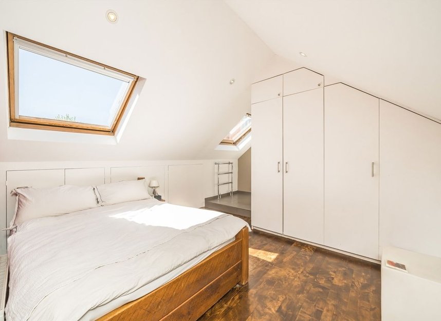 Properties for sale in Medfield Street - SW15 4JY view6
