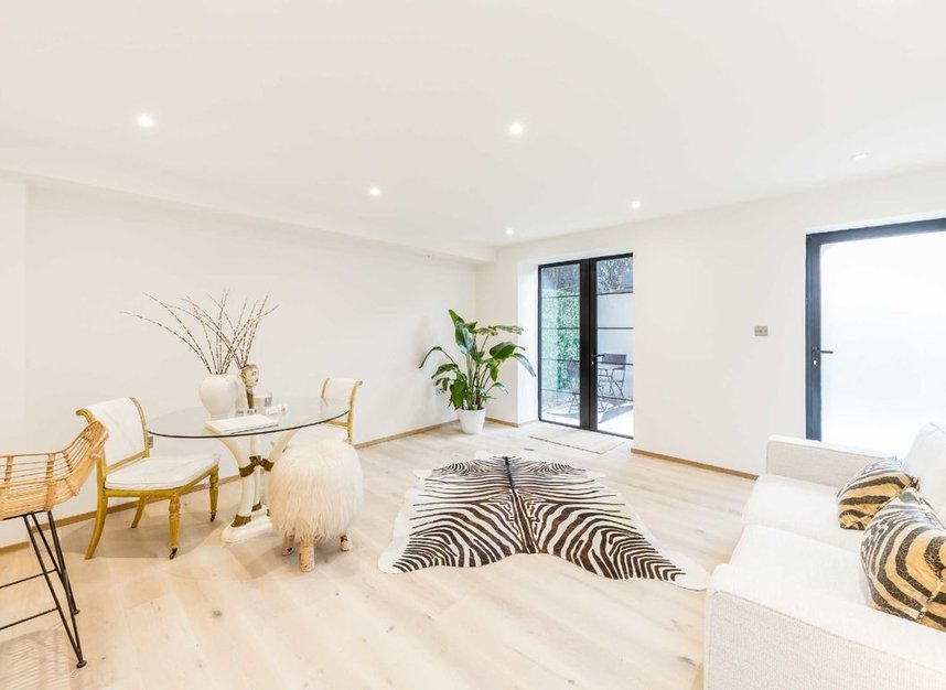 Flat for sale in Melrose Road, London, SW18 (Ref 221193) Dexters