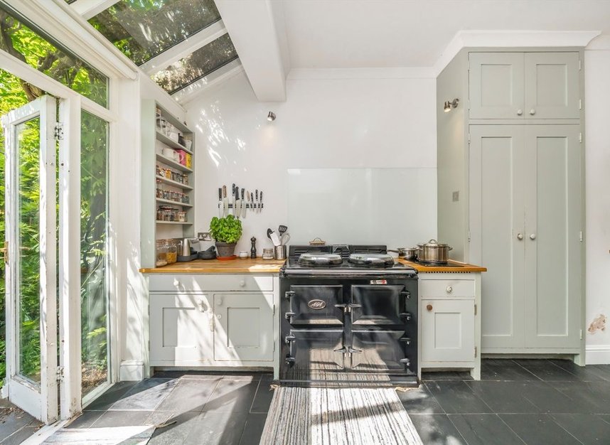Properties for sale in Mercers Road - N19 4PU view6