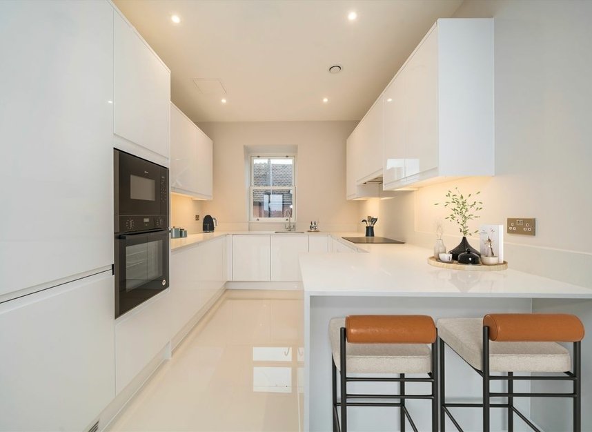 Properties for sale in Merton Road - SW19 1EE view2