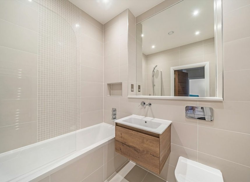 Properties for sale in Merton Road - SW19 1EE view4